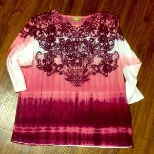 dg2 mid-sleeve medium t-shirt, pink skull, floral lace, like new
